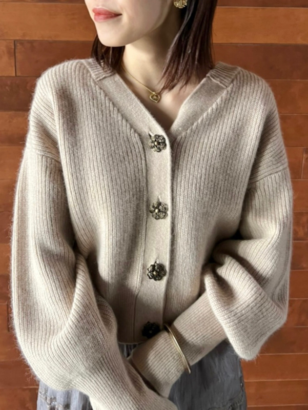 HeartySelect's tweet photo. 新作入荷＆即日配送◎
LILY BROWN （リリーブラウン)
今なら【10%OFF＆3000ポイントまで利用可能】

ラクーン混ニットカーディガン 11,880円
https://t.co/XVlW1Y0mbI
フラワーモチーフボタンでアンティークな雰囲気♪

▼LILY BROWN
https://t.co/kbj728mfbh
#lilybrown #リリーブラウン #21AW https://t.co/WxtjeFGpEJ