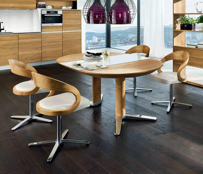P3Arch's tweet photo. It has 2 soft extensions depending on the table shape, Girado can grow by 50, 60 or 100 cm. The integrated insert panels are elegantly concealed behind the table.

Exclusively available in India with P3 Architectural Solutions

https://t.co/Lo5wa554vD https://t.co/cncMC8Xgzs