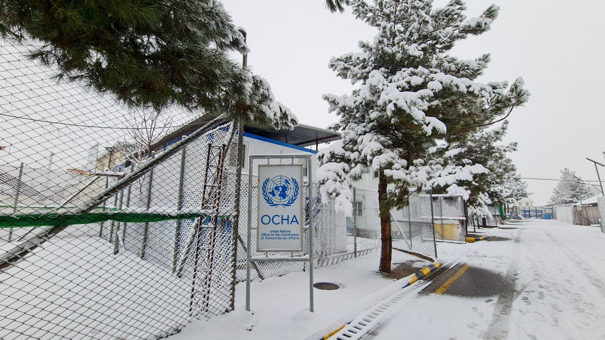 pierre_peron's tweet photo. 🛬Arrived back in #Afghanistan just as heavy snow blankets the @OCHAAfg office in #Kabul.

❄️This is going to be a long, hard winter for millions of people already facing an avalanche of hunger and destitution.

🚛Humanitarians are delivering vital supplies for over 17M people. https://t.co/Xja6bcCcfC