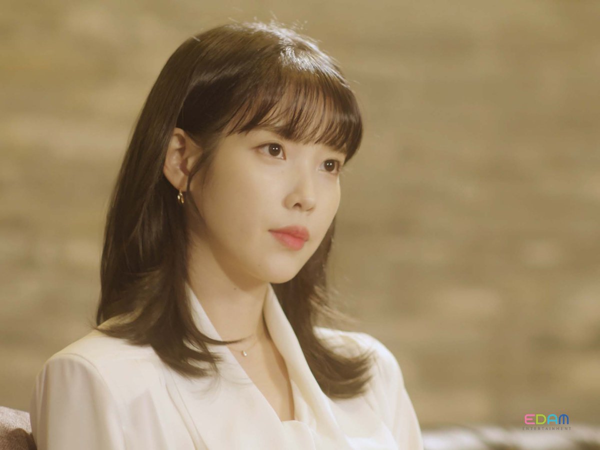 _IUofficial's tweet photo. IU 다큐멘터리 ‘조각집 : 스물아홉 살의 겨울’ 
예약 판매 안내

📍 예약 판매 : 2022.01.13 (목) PM 3(KST)
📍 판매처 : 각 주요 온라인 판매처 및 made EDAM

▶ https://t.co/25pTSkDtOF

#아이유 #IU
#조각집_스물아홉_살의_겨울 https://t.co/k3NoSZBVZQ