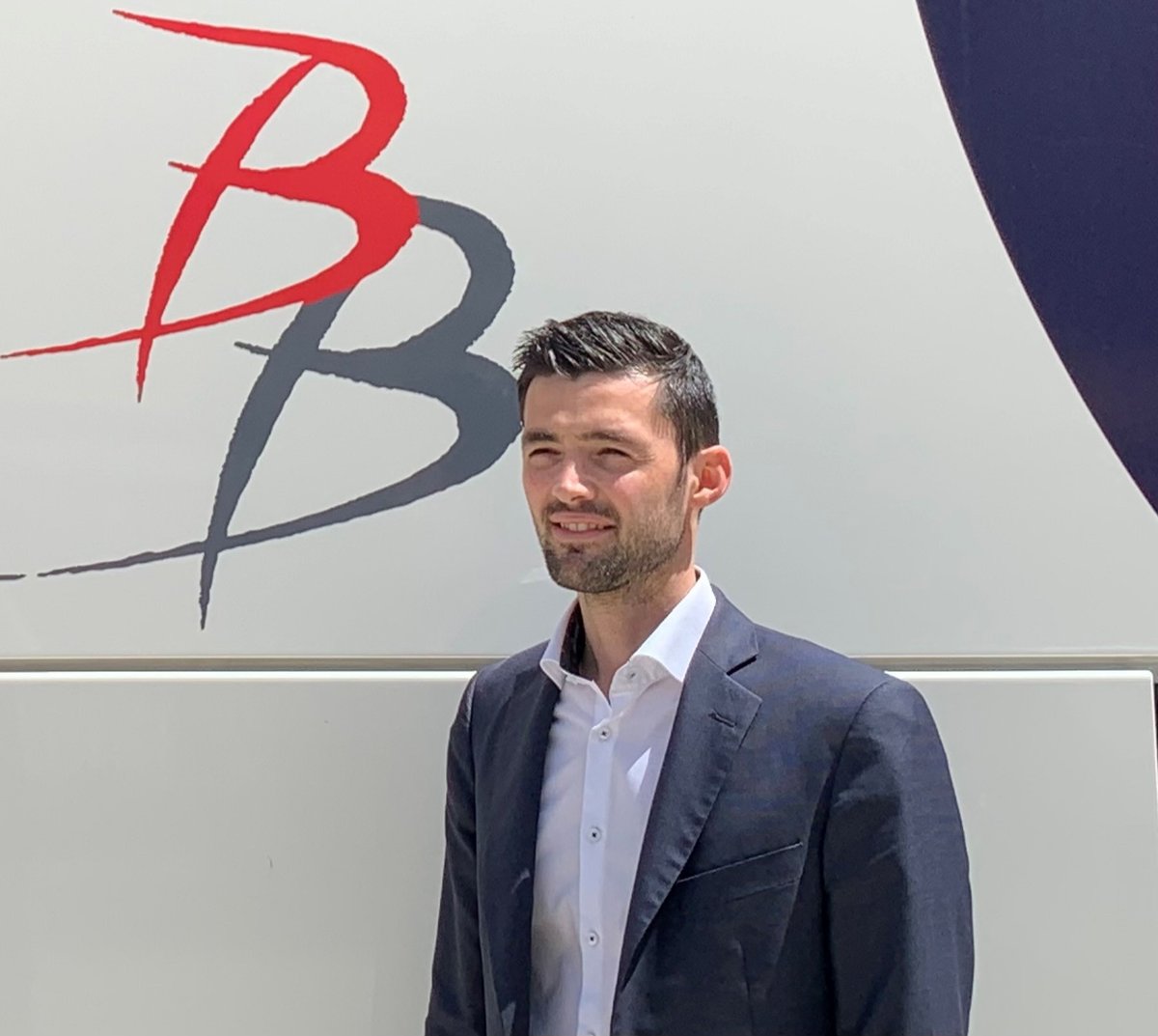 DaimlerBusesFR's tweet image. « La notoriété de #MercedesBenz est un argument commercial. Qu’ils soient russes, américains ou allemands… Les clients sont sensibles à la marque qui est connue dans le monde entier.» Anthony Bremond, co-Directeur des Autocars Bonnaffoux-Bremond.
#MercedesBenz #ParoledeClient