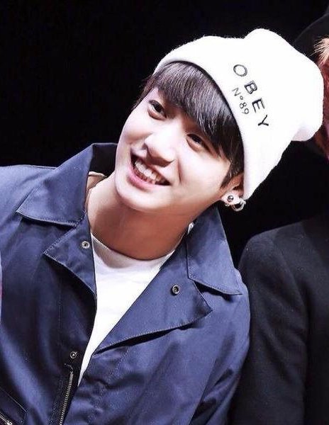 taesthetic7_'s tweet photo. Jeon Jungkook being the cutest bunny on earth🐰... a thread; https://t.co/iOEqEjEPF3