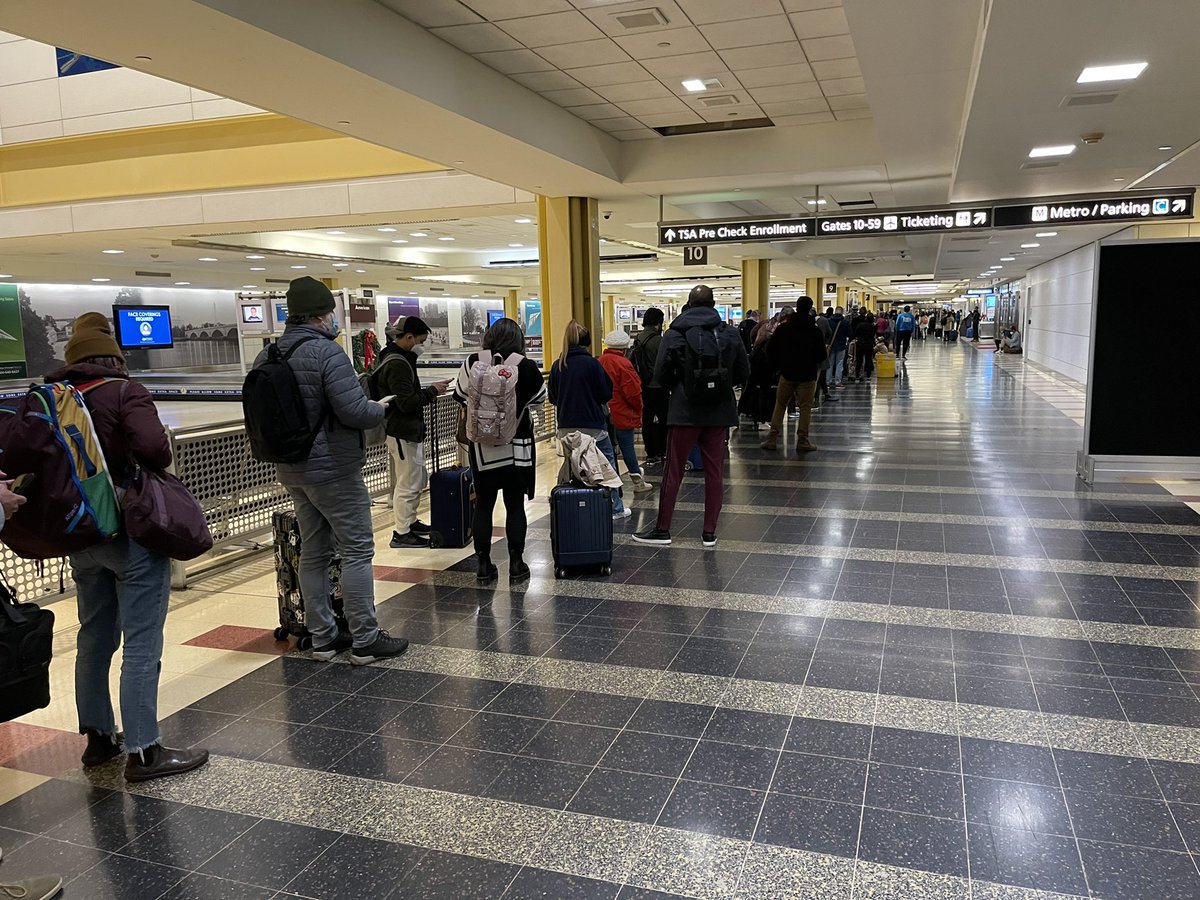 Hundreds stranded <a href="/DCA/">DCA - National</a> without taxi or <a href="/uber/">Uber</a>