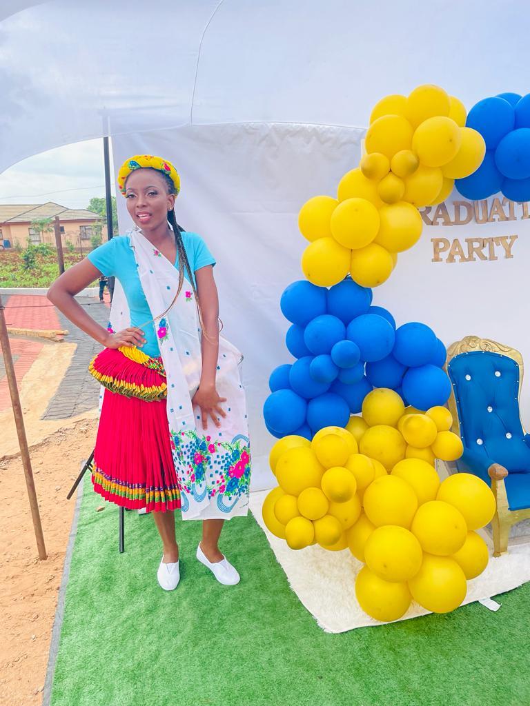 Luvekie09's tweet photo. 25 December 2021
#tsonga_Queen🔥
#Xiluva_xa_nwina 😊 https://t.co/SBJt4w0zdF