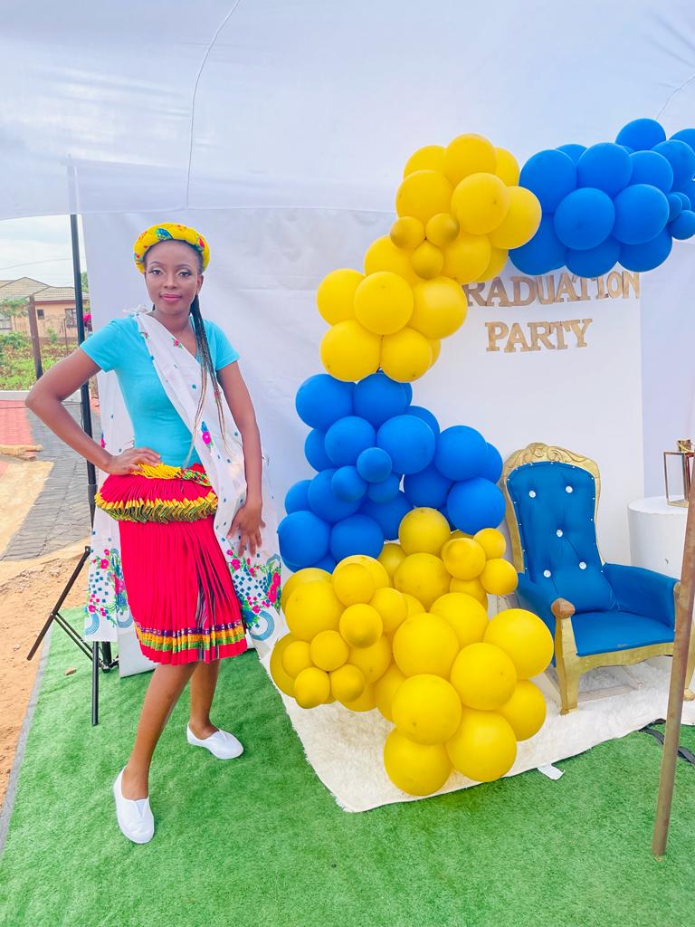 Luvekie09's tweet photo. 25 December 2021
#tsonga_Queen🔥
#Xiluva_xa_nwina 😊 https://t.co/SBJt4w0zdF