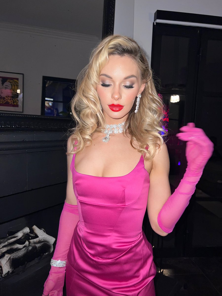 Hot girls wear pink on New Years
