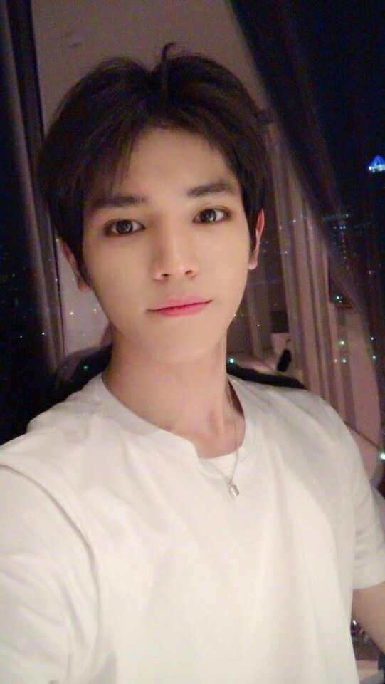 NeoCityTakeout's tweet photo. 🔔Hi @doyoungburger,

We hope you enjoy this delight delivered by Taeyong especially for you 🧁

Sender: 🐥
Side note: may these treats arrive on time and taste of my affection, happy birthday lovely you deserve all the best only ♥️🥳 

Enjoy 🥠 https://t.co/ANuuBYmeZG