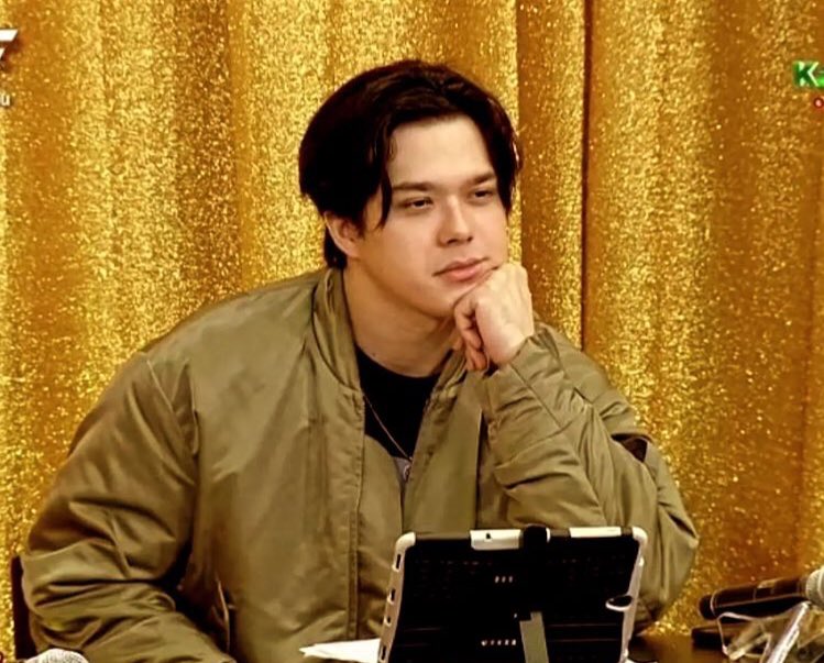 TeamJuliElmo_'s tweet photo. “what do you mean by that” 😝 https://t.co/ixx8VGPRzH