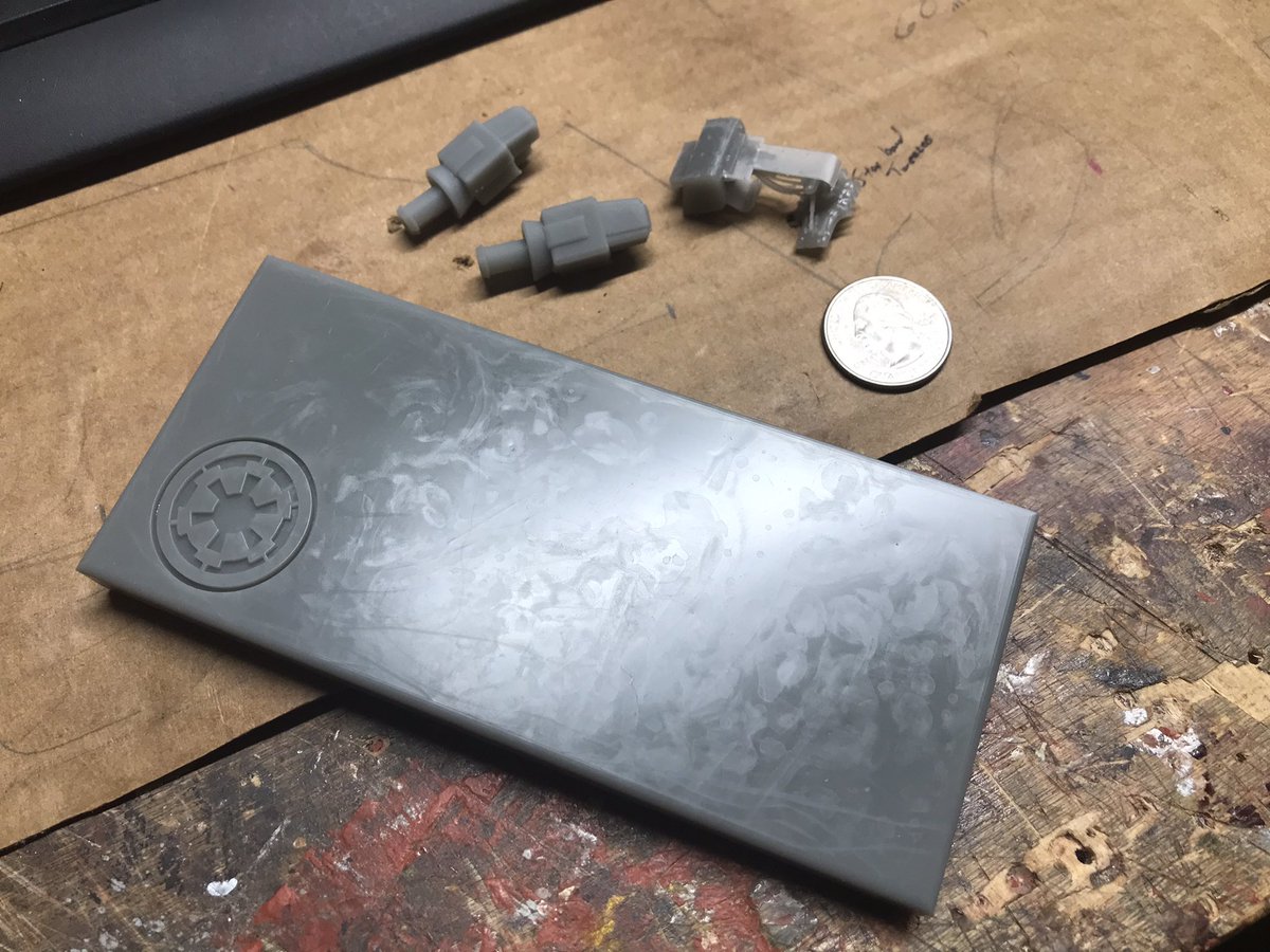 MediocreModeler's tweet image. Here are my first ever resin prints. The hand are for Twiki, the landing gear is for the Razor Crest. The beskar ingot I made in Fusion 
360. This was a very satisfying process.

#gobuildsomething