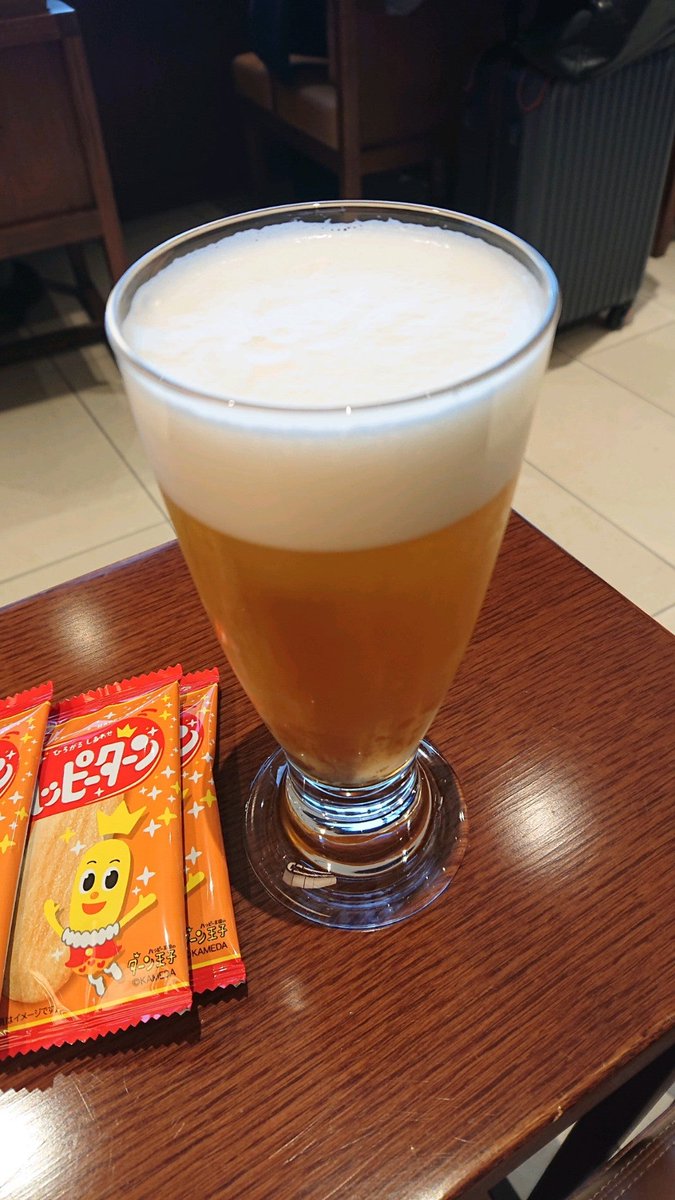 ForestTw200's tweet photo. 結構混んでるね😅 (@ サクララウンジ in 豊中市, 大阪府) https://t.co/kkqIHfIrj8 https://t.co/xoZRzGX7yQ