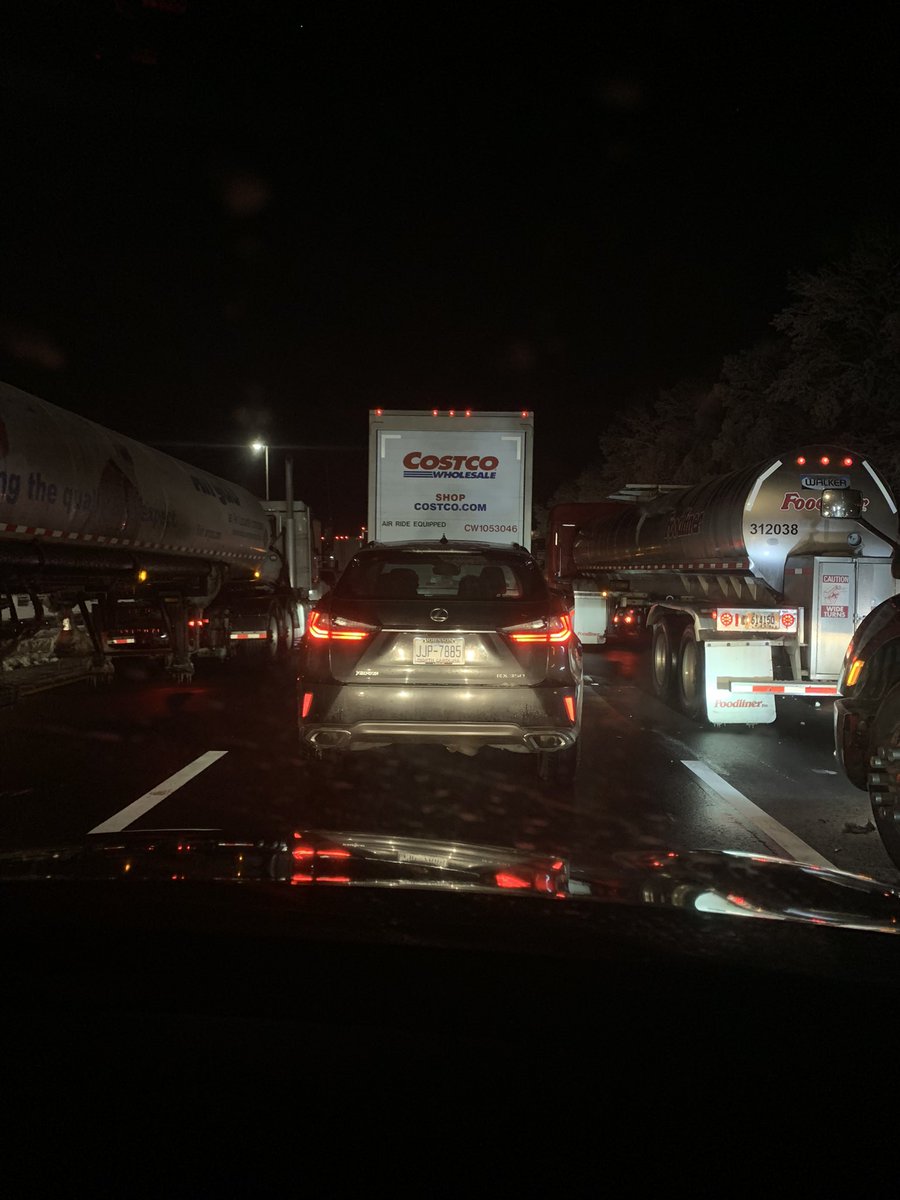 IslandYetti's tweet photo. @VaDOTFRED Been on standstill on I/95S btw Dumfries and Cherry Hill since 9pm. What is going on? My closest exit is 150a which is about 3 miles away. Is that close? Anyone pls https://t.co/YdKZMQSGVj