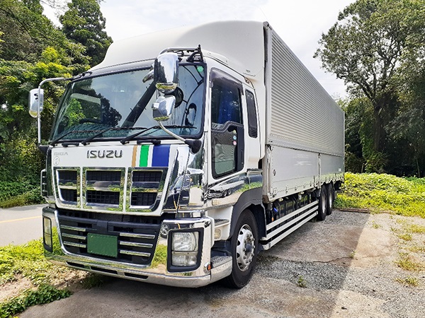 トラックファイブ 謹賀新年 高価買取実績のご紹介です なにとぞ変わらぬご愛顧を賜りますようお願い申し上げます 今年も 商用車の買取はトラックファイブにお任せください T Co Iaur9s3du6 01 302 522 T Co Hzing6rqxc