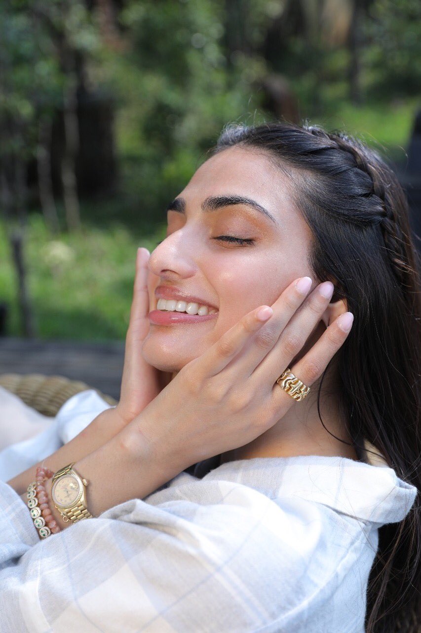 Athiya Shetty on X: A peek into my MorningSkincare routine💖 My first  YouTubeShort is now live! Click on the link to check it out✨  t.congVrvqFuA0 t.cotBsflb7wIc  X