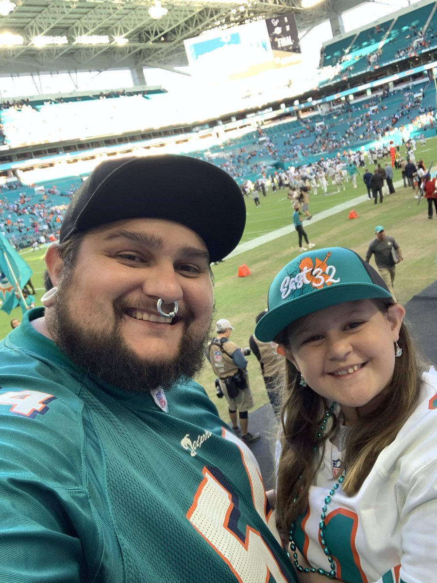 welding_skunk's tweet photo. Got to spend this seasons at 3 games rooting for my phins! Excited for this team future and always #finsup https://t.co/QS2DNCViHe