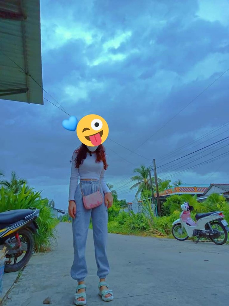 hvaan2007's tweet photo. Luôn một mình 😒 https://t.co/FmtXwqdvW4