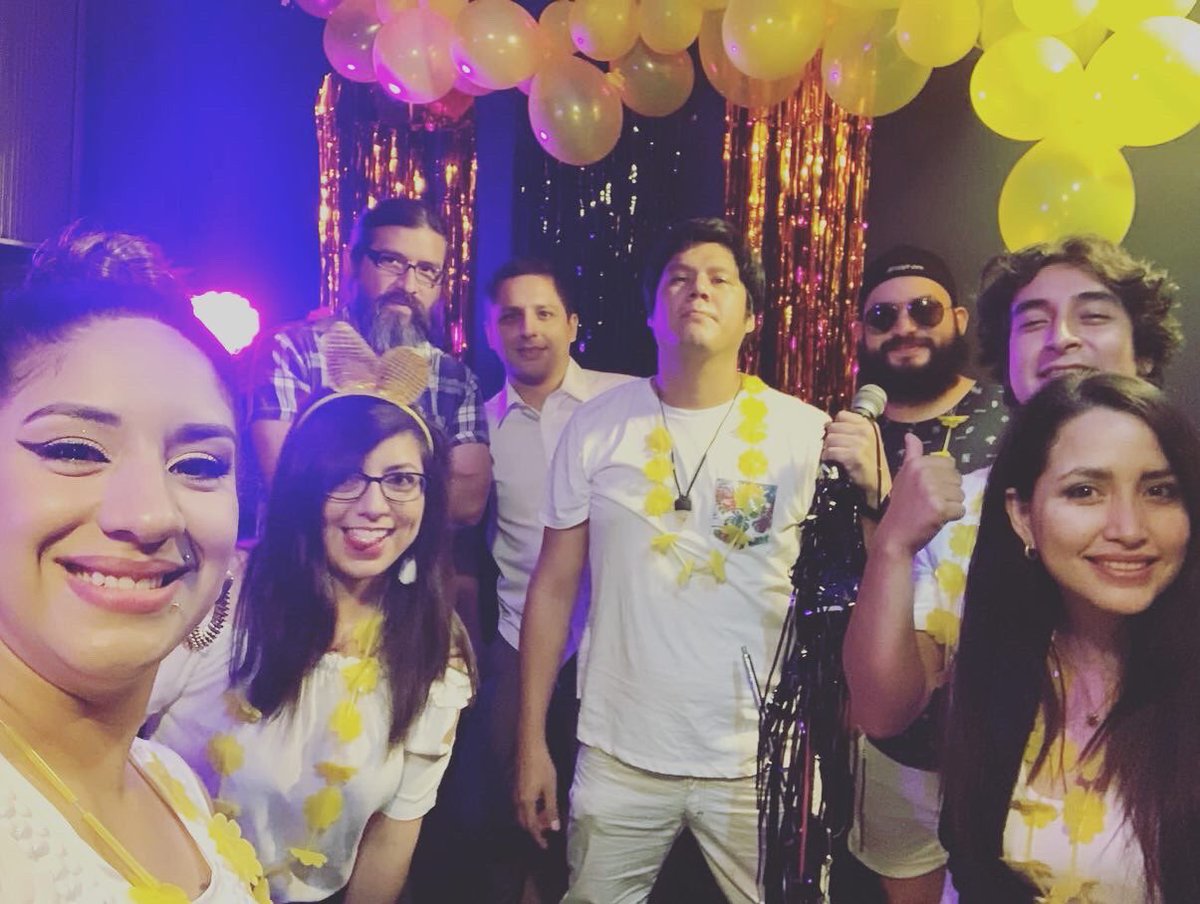 SingerAni's tweet photo. Hola! Te deseo lo mejor en este nuevo año 2020, cumple tus sueños y abraza a tus seres queridos ! #AnoNuevo2022 #2022NewYear #love #Familylove #Musica #Vida https://t.co/rIodb55OKn