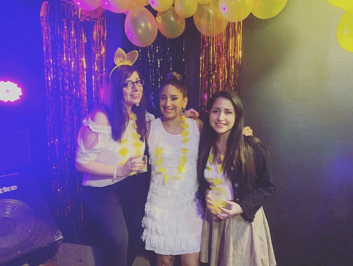 SingerAni's tweet photo. Hola! Te deseo lo mejor en este nuevo año 2020, cumple tus sueños y abraza a tus seres queridos ! #AnoNuevo2022 #2022NewYear #love #Familylove #Musica #Vida https://t.co/rIodb55OKn