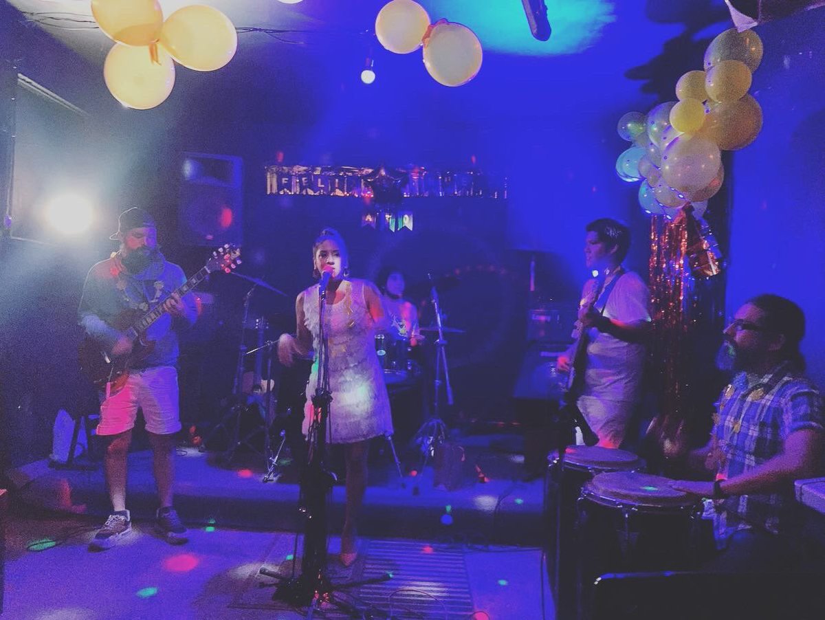 Hola! Te deseo lo mejor en este nuevo año 2020, cumple tus sueños y abraza a tus seres queridos ! #AnoNuevo2022 #2022NewYear #love #Familylove #Musica #Vida