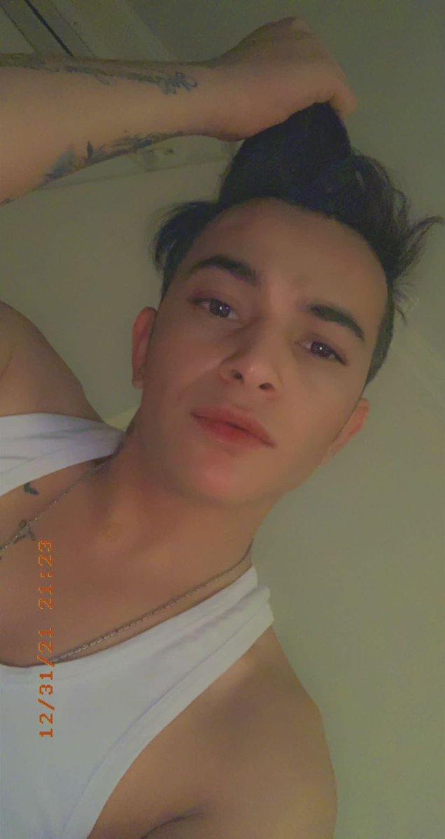 UmutSayar20's tweet photo. #diyarbakirgay  Diyarbakırdan  umut ben 20 yaşındayım pakımlı parlak pasifim yerim var ❤05050033931❤ 🥰🙈 ara görüşelim. #diyarbakirgay https://t.co/olfZ5CyhuJ