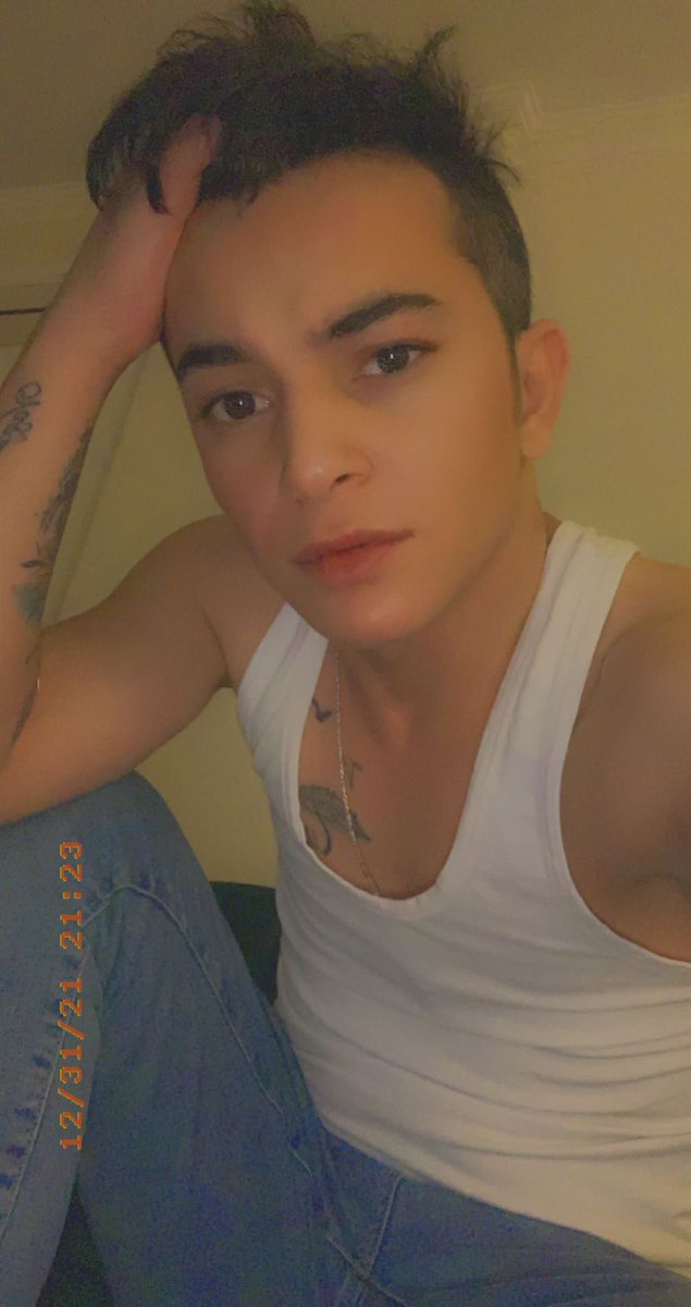 UmutSayar20's tweet photo. #diyarbakirgay  Diyarbakırdan  umut ben 20 yaşındayım pakımlı parlak pasifim yerim var ❤05050033931❤ 🥰🙈 ara görüşelim. #diyarbakirgay https://t.co/olfZ5CyhuJ