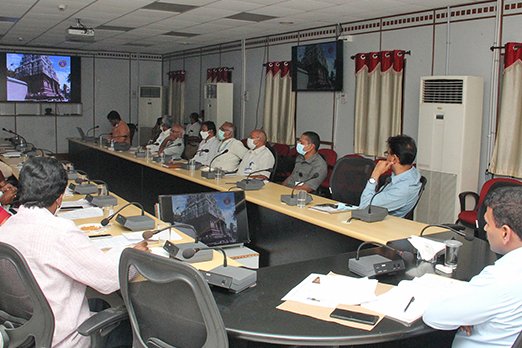 WeeklyInfo7's tweet image. TIRUPATI, 03 JANUARY 2022: Elaborate arrangements are going on In connection with Vaikunta Ekadasi and Vaikunta Dwadasi on January 13 and 14 respectively in Srinivasa Mangapuram temple said, TTD JEO Sri Veerabrahmam.

A review meeting was held with the officials
#weeklyinfo #ttd