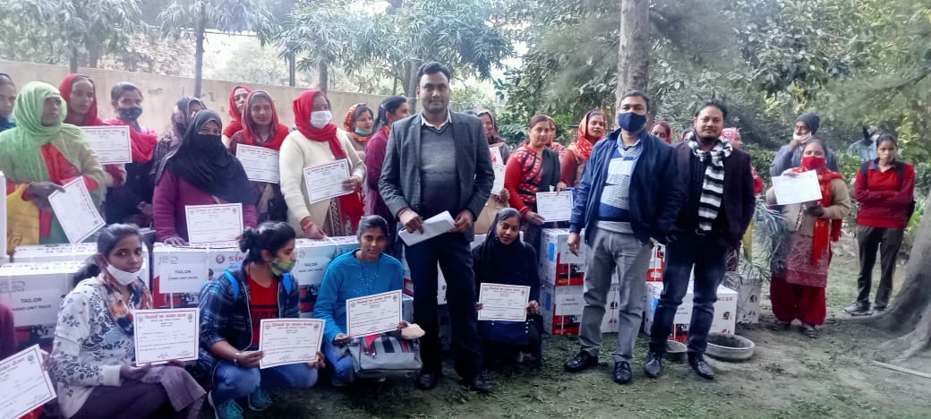 GmDic3's tweet photo. जिला उद्योग केंद्र गाजियाबाद में विश्वकर्मा श्रम सम्मान योजना अंतर्गत टूल किट का वितरण https://t.co/9XFP8g36SA