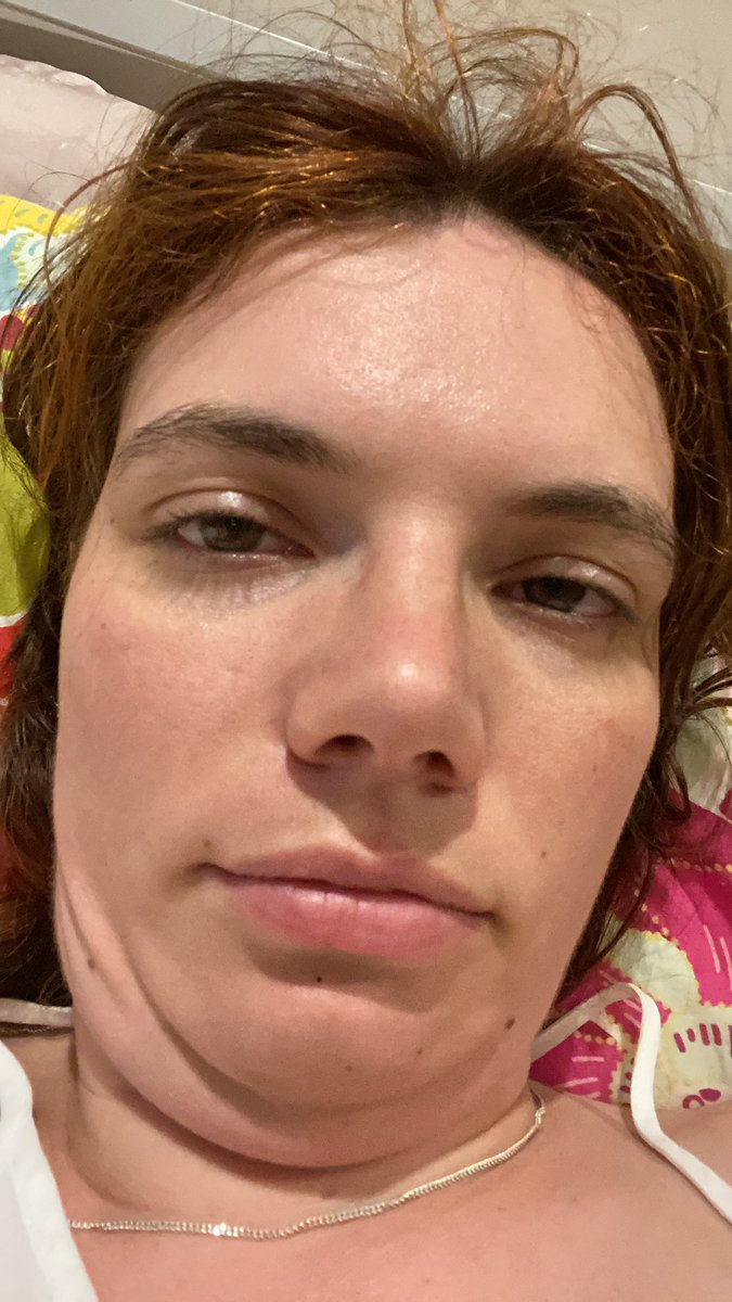 beesneezy tweet picture