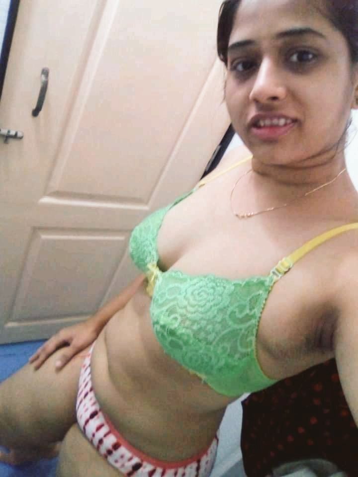 pakhi_ispvan1's tweet photo. @ArmpitFans , @armpit_dannyb when you have no other go than getting tempted https://t.co/0qLEXjN0WM