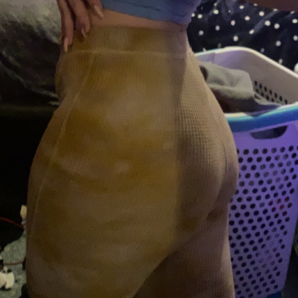 olivia08532771's tweet photo. what color panties do you think i’m wearing???? #sugardaddyswanted #Babygirls #horny https://t.co/73p1Srg5Mo
