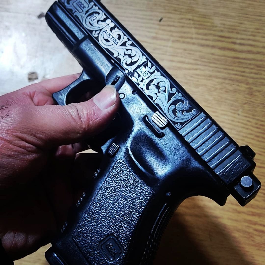 Engraved select-fire Glock 19 Gen3, N. pic.twitter.com/q3B0Pf9WG3. 