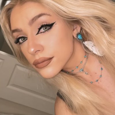 Abigalemoore13's tweet photo. #NewProfilePic https://t.co/wzsLh7LkCn