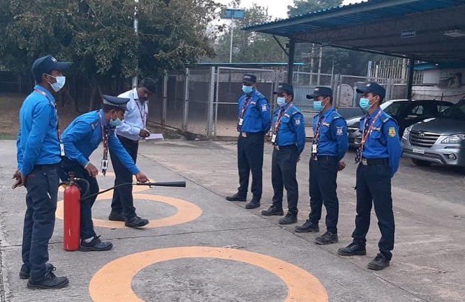 BB_S_G's tweet photo. Black Belt Fire Safety Training 

#blackbeltsecurity #privatesecurity  #privatesecuritycontractor #india #karnataka #bangalore #securityguard #security #firesafety #cipla https://t.co/TA4e2cgroa