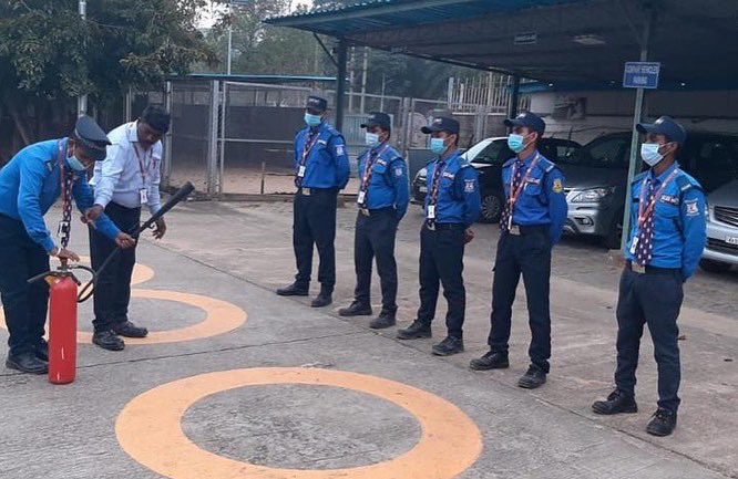 BB_S_G's tweet photo. Black Belt Fire Safety Training 

#blackbeltsecurity #privatesecurity  #privatesecuritycontractor #india #karnataka #bangalore #securityguard #security #firesafety #cipla https://t.co/TA4e2cgroa