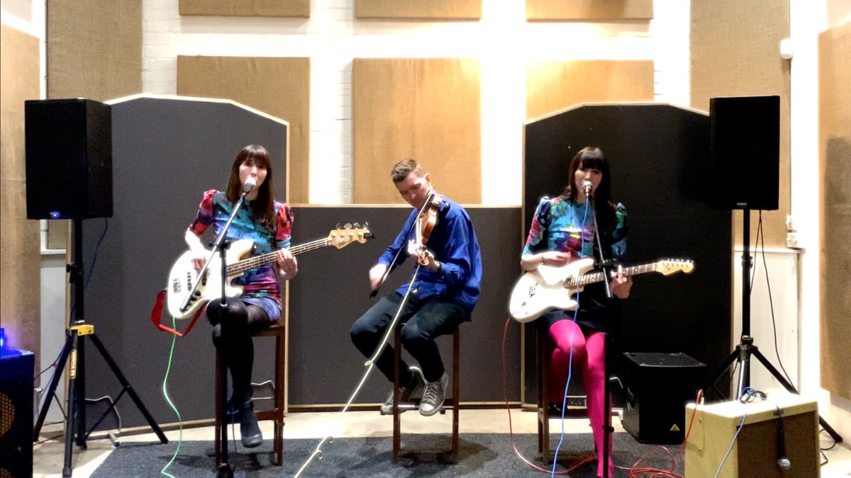 Happy New Year 🎉🥂😁🥳For January we’re sending subscribers live music every Monday from our Blue studio session. You can join in the fun here thetallpoppies.com/mailing-list/