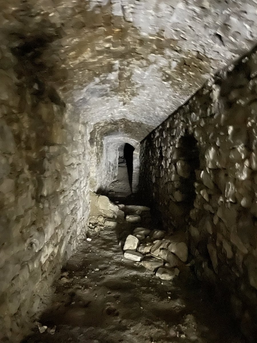 FSamorani's tweet photo. Subito al lavoro per provare ad ottenere finanziamento pnrr per per portare alla luce i cunicoli della Rocca di Civitella. Grazie a @dariofrance @MiC_Italia @ottaviaricci @ANCI_comunicare #civitellasotterranea #PNRR https://t.co/hxSthKjmJj