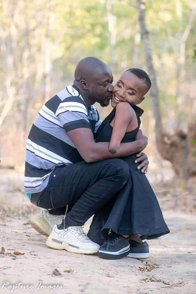 IamMzilikazi's tweet photo. “Love like you have never been hurt before and kiss like it’s your last kiss. Hold on tight to each other so you can be able to stand the test of time together.” ~ Mzilikazi wa Afrika #WakeUpEverybody ✊🏿 https://t.co/PQlTgTyJH9
