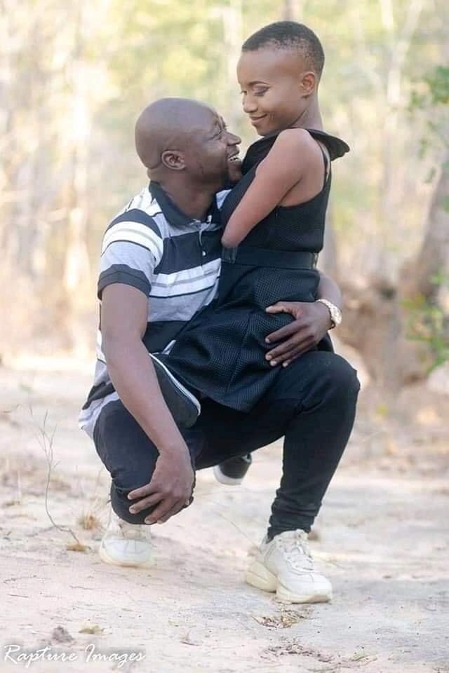 IamMzilikazi's tweet photo. “Love like you have never been hurt before and kiss like it’s your last kiss. Hold on tight to each other so you can be able to stand the test of time together.” ~ Mzilikazi wa Afrika #WakeUpEverybody ✊🏿 https://t.co/PQlTgTyJH9