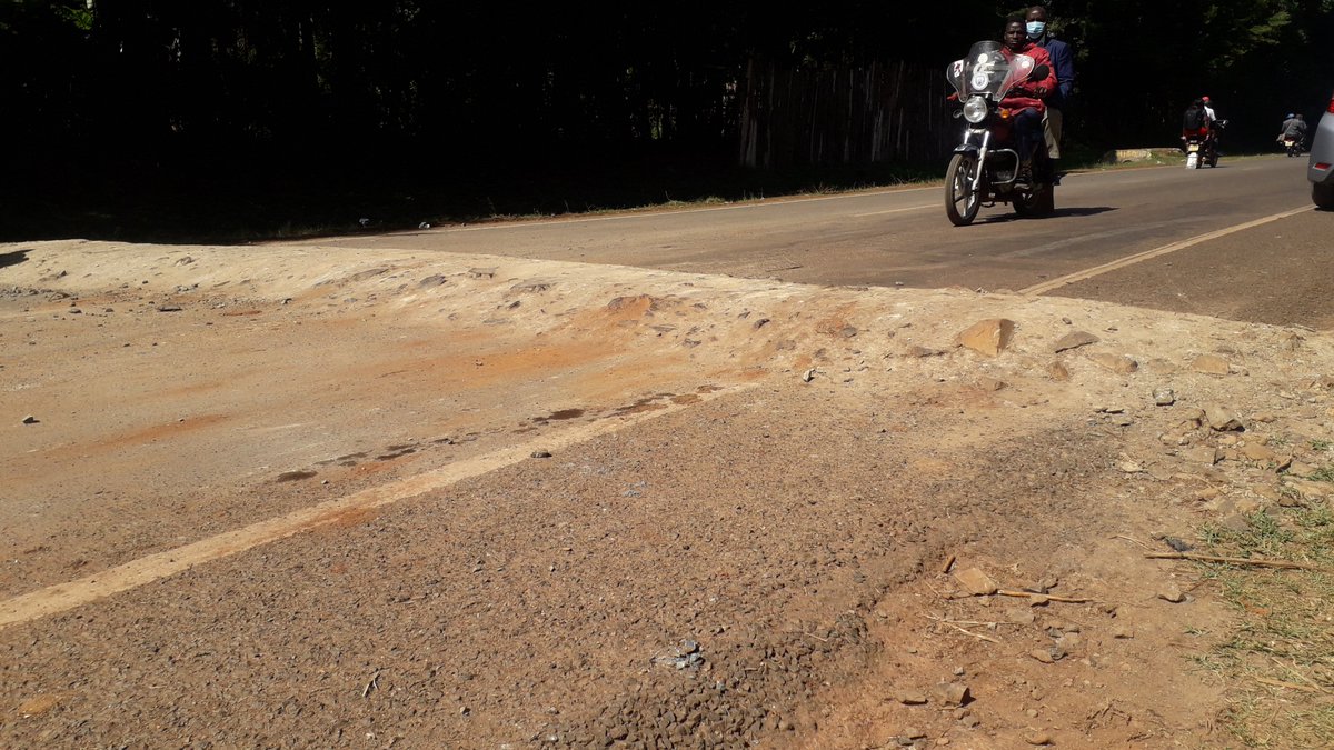 Laanken's tweet photo. @KeNHAKenya @ntsa_kenya @NPSOfficial_KE Please assist these people erect a proper road bump..litein cheborge road.This is a dangerous bump! https://t.co/NogClE4SUT