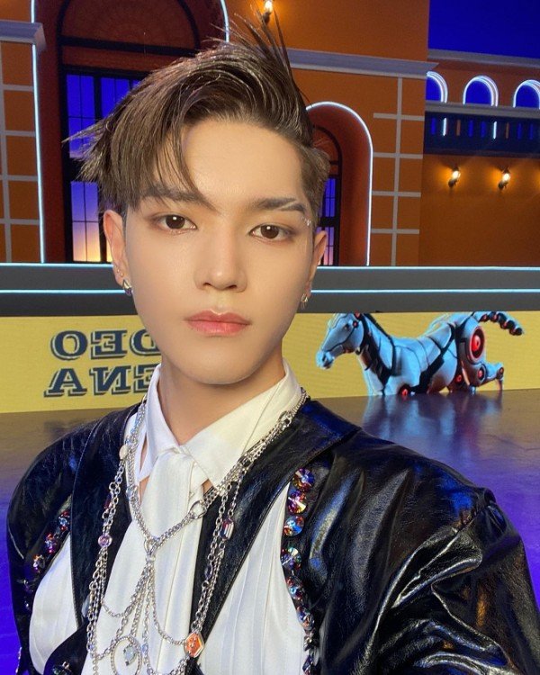 Lee Taeyong France 🌹🌟 tweet media