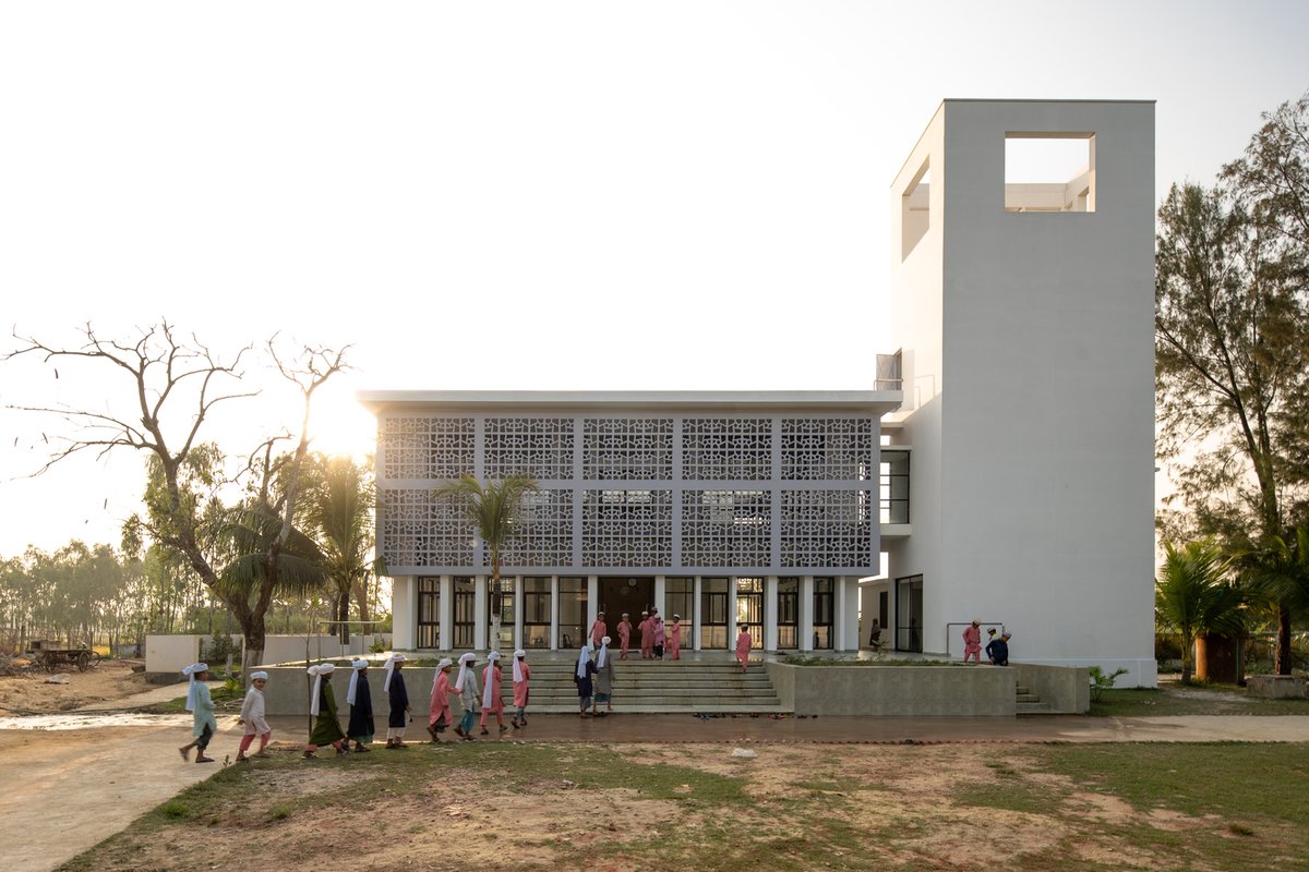 ArchDaily's tweet photo. Shaer Mohammad Para Jame Mosque / 3 Points Consultant #Bangladesh
#Architecture #InteriorDesign #Mosque https://t.co/QhoJUsePFp