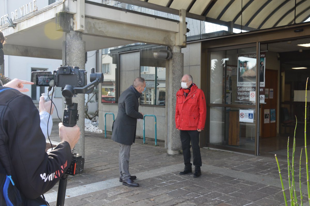 [Voeux du Maire]
Ça tourne à LMS 🎥
En ce début d'année 2022 et en raison des conditions sanitaires, le maire Luc Berthoud, adressera ses vœux de réussite et de santé à travers une vidéo, à retrouver au cours du mois de janvier ici même et sur le site de la ville. 🥳