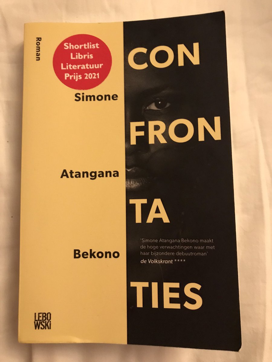 Sasklei's tweet photo. βAls je terugbladert met alle kennis van nu staat er wat anders dan je dacht. β Pagina 258.
#Confrontaties van Simone Atangana Bekondo @LebowskiBooks
Terechte short list.
Maakt diepe indruk, door stijl wordt gestapeld trauma invoelbaar.
#eenboekperweek https://t.co/1uCjK4h8KC
