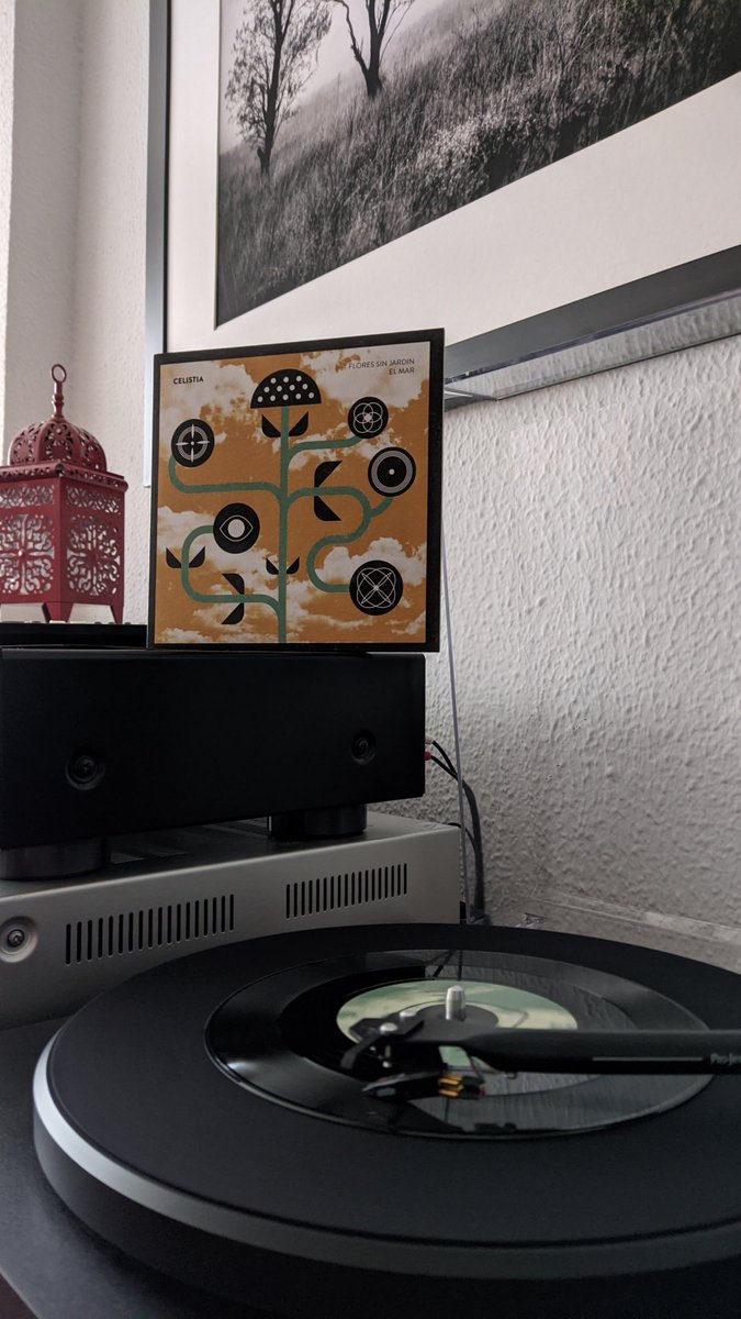 No suenan nada mal estos chicos.

Celistia - El mar.