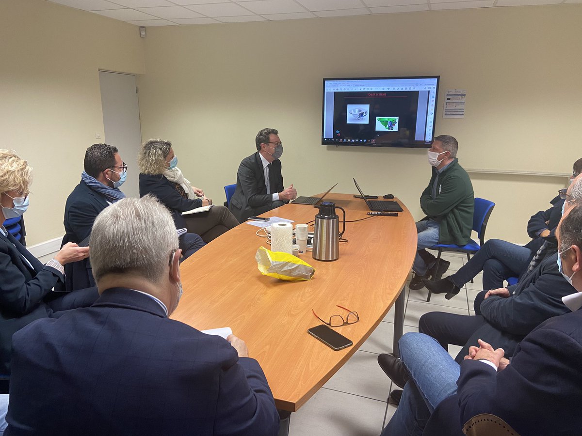 mets02140's tweet photo. Ce matin, nous accueillons Mr Frédéric Motte, Président de la mission @rev3 en Thiérache à la rencontre des entreprises du territoire. A cette occasion, nous visitons ce matin @BaratTransport à Hirson ! #innovation #industries https://t.co/XGz0yCok1p