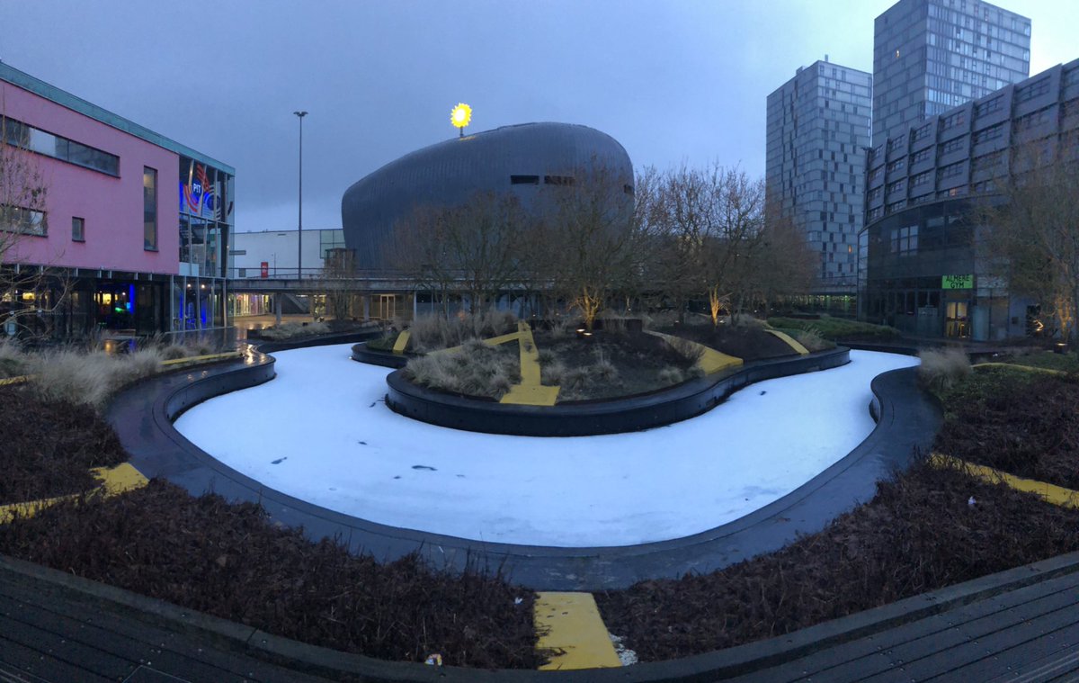 Dinsdagochtend 4 januari 2022; live vanaf het ijs: ER LIGT WEER IJS! 👍

Er kan dus weer (voorzichtig) geschaatst worden. Zie het filmpje over de kwaliteit / de staat van het ijs nu:

fb.watch/ajLByXU9xb/