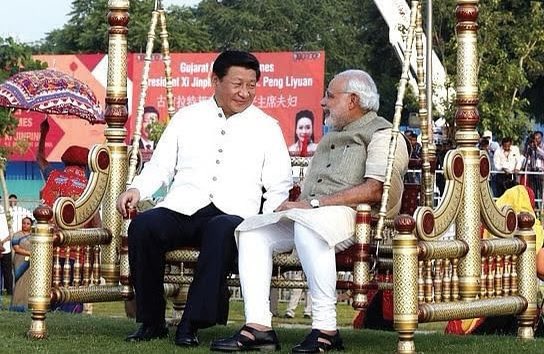 PriyankKharge's tweet photo. They met on a swing, met for tea, met for history lessons, PM Modi has met his Chinese counterpart Xi Jinping 18 times & still doesn’t have the guts to say “China”.
PM’s silence on Chinese aggression is puzzling the Bhakts. #ChappanInch is only for lynching Dalits & minorities. https://t.co/m5gAYR4KoU