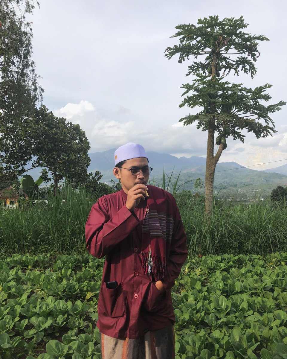 MuhammadAfrel1's tweet photo. KKM ku proker e rodok abot lur... 
Memualafkan orang sekitar hare... https://t.co/V6aljq2MUi