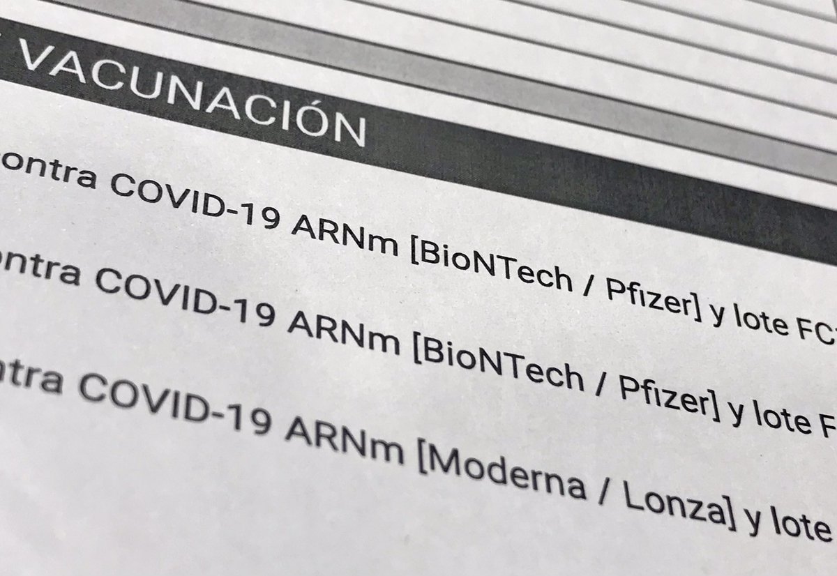 brionesci's tweet photo. Empiezo el día de la mejor forma posible: 3a dosis de la #vacuna frente a la #COVID19… y explorando un territorio diferente del #MundoRNA :-)
Muchas gracias a los científicos y sanitarios que nos están salvando la vida!! https://t.co/JlJlsSWQPB