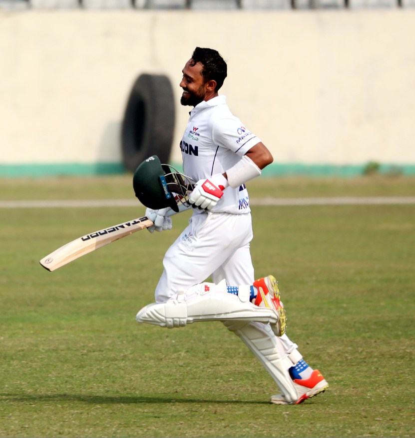 BDCricTime's tweet photo. Mohammad Mithun celebrates his maiden double century
Live- https://t.co/mCz42Wctkg
#BCLFinal https://t.co/Yq0m28qhOp