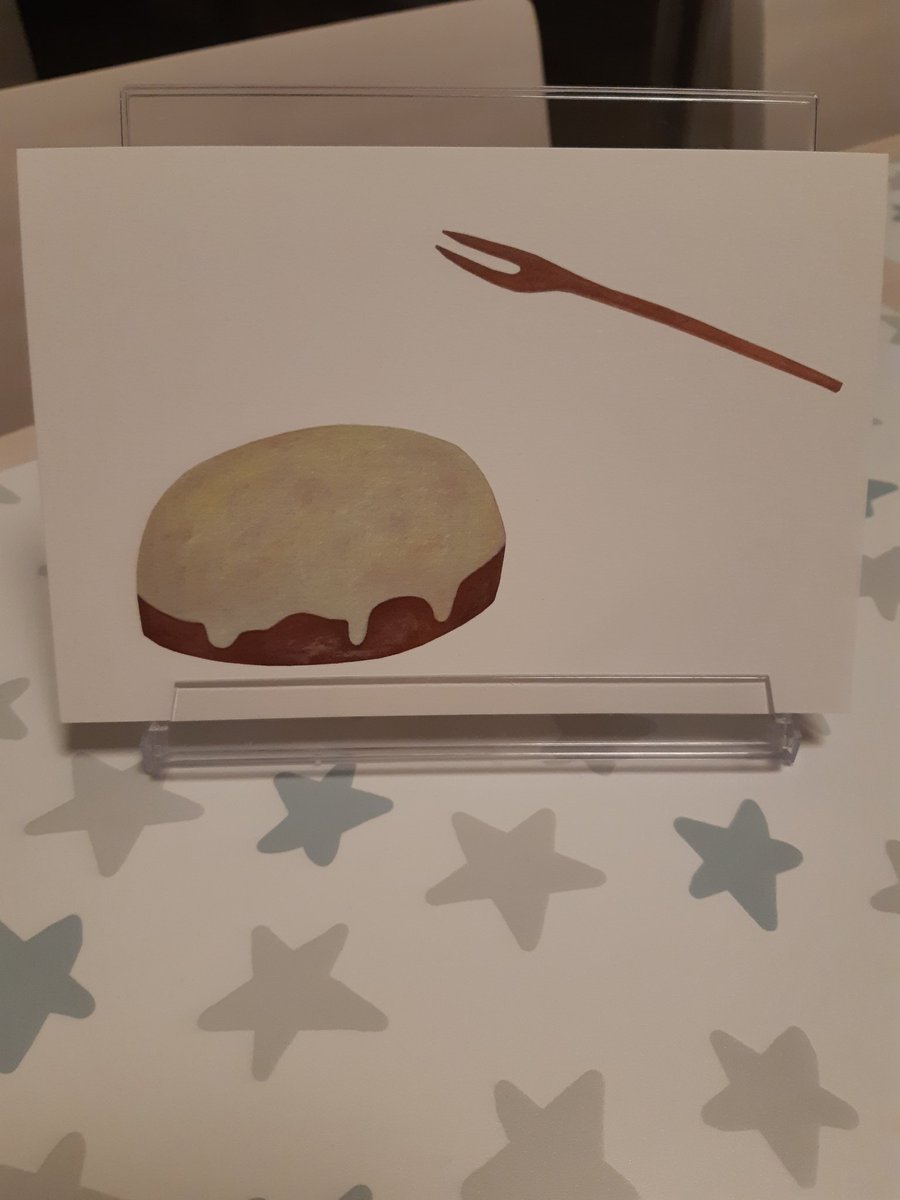 とんちピクルスさんのカレンダー、12月のままだったので片付けて、ポストカード飾ろうかと思ったら、2022年1月2月まであった！！😆